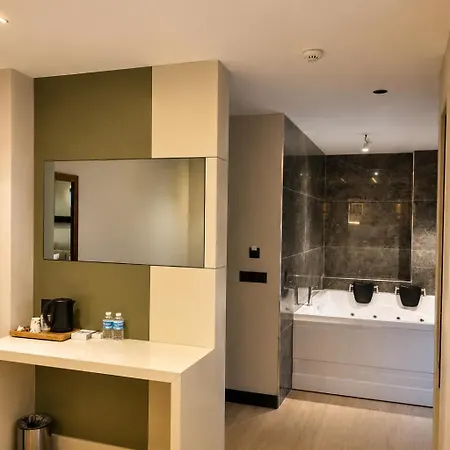 Nearest Airport Hotell 3*